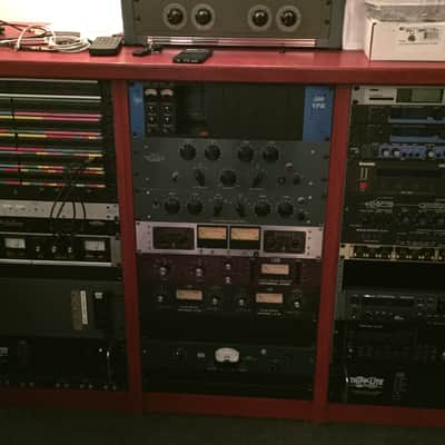 DAKING 1112 24 CH 8 BUS CONSOLE CLASS A DISCRETE 2000's image 8