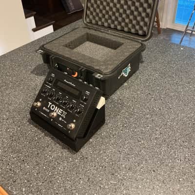 IK Multimedia ToneX Pedal 2023 - Present - Black with Hard Case and Desktop Riser image 4