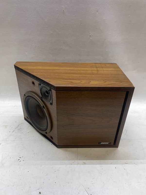 Just ONE Vintage Bose 301 Series III Bookshelf Speaker- Near Mint Working Condition-Sounds Great - Wood Veneer image 1