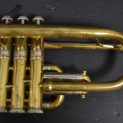 Corneta Bach Stradivarius 181-37 Corporation lacada en buen estado. image 4