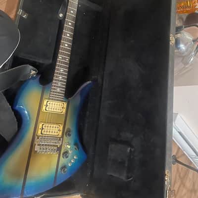 B.C. Rich Mockingbird Standard 1981 - 1987 - Blue Sunburst image 3