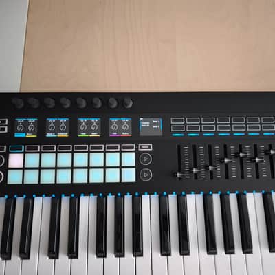 Novation ReMOTE 61 SL MKIII MIDI Controller 2018 - Present - Black image 13
