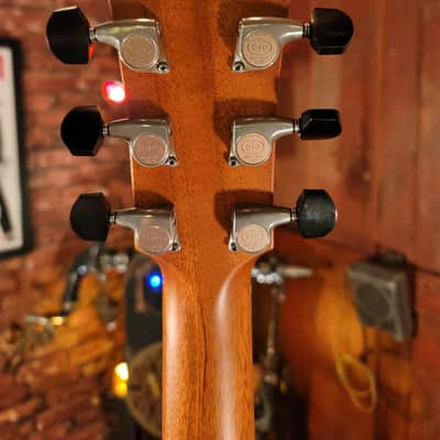 Red Deluxe SR 121851 with Free Furch Guitar Strap and Original CNR image 4