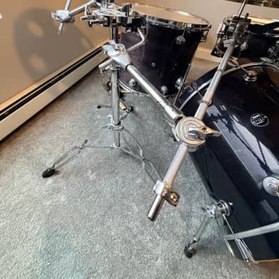 DW Performance Series Ebony Stain with hardware and cymbals image 9