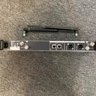 Shure ULX4D G50 Wireless Handheld Belt Pack Combo w-Dante image 8