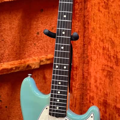 1965 Fender Mustang Guitar with Rosewood Fretboard - Blue image 3