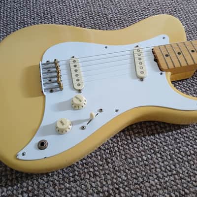 Fender Bullet Single Cutaway with Rosewood Fretboard 1981 - 1982 - Ivory image 13