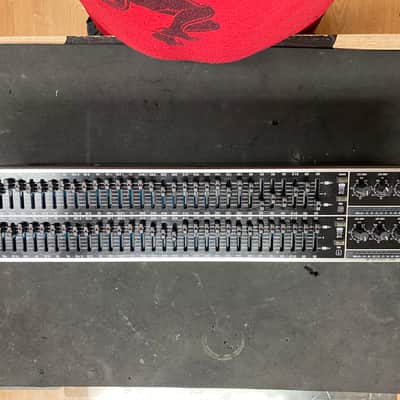 Behringer Ultragraph Pro FBQ3102 31-Band Stereo Graphic EQ image 2