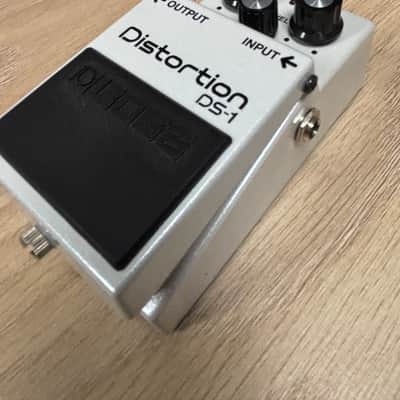 Boss DS-1 WH Distortion White Limited Edition image 5