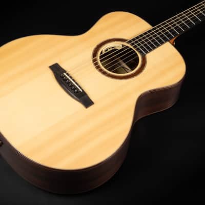 2012 Lakewood Deluxe Series J-32 Baritone - Natural High Gloss | German Custom Jumbo Baritone Acoustic Guitar 48mm Nut Width L.R. Baggs Anthem Pickup | CoA OHSC image 6