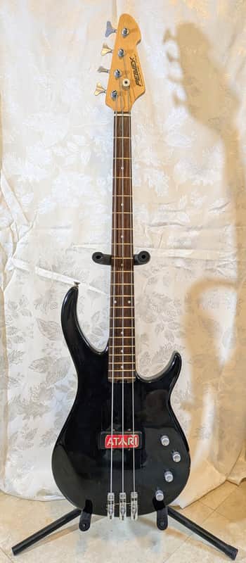 3 String conversion bass Peavey Fury 2 International Series image 1