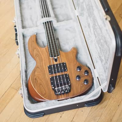 Wal Mk2 Fretless American Walnut Facings, Mahogany Core, Ebony Fretboard Electric Bass Guitar image 9