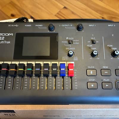 Zoom R12 Portable Multitrack Recorder 2022 - Present - Black image 2