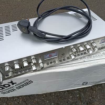 dbx 566 Dual Vacuum Tube Compressor 1990s - Silver image 2