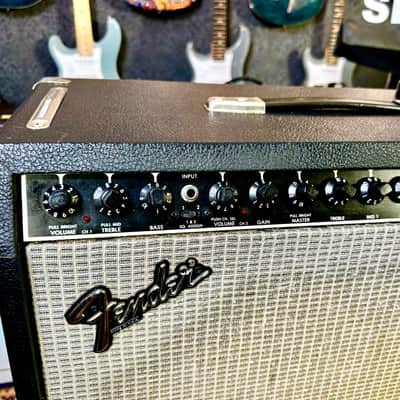 Fender SHOWMAN COMBO 1x15 “ 200 Watts Solid State 1982-1983 Paul Rivera Era Super Rare image 4