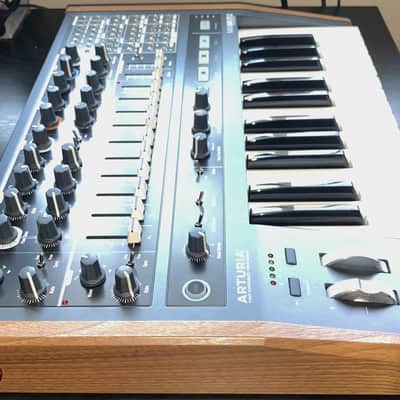 Arturia MiniBrute 2 Semi-Modular Analog Synthesizer & Step Sequencer 25-Key image 5