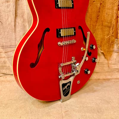 Epiphone Riviera MIK 2006 - Cherry w/Bigsby image 8