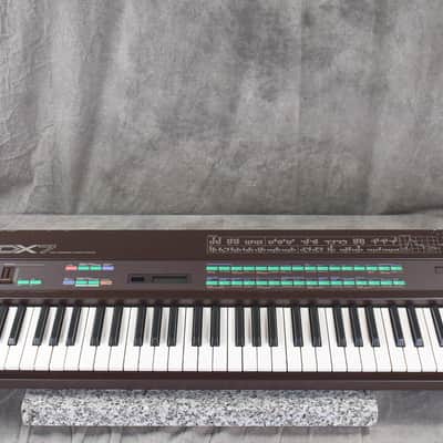 YAMAHA DX7 Digital Programmable Algorithm Synthesizer in Very Good Condition