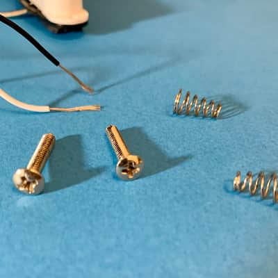 Squier Bullet Single Coil Pickup, NEEDS REPAIR, with Screws and Springs image 13