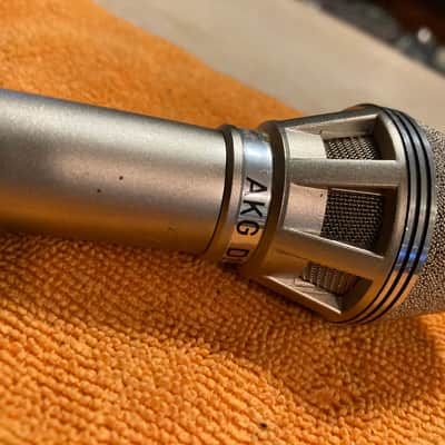 Vintage AKG D190E Microphone image 2