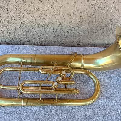 Reynolds Emperor baritone horn with mouthpiece and gig bag image 2