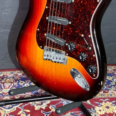 + New Video Fender Custom Shop Stratocaster Ex Bush Nigel Pulsford 3 Tone Sunburst Guitar + Case image 11