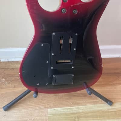 Fernandes Unknown 90s? - Pink exterior with black burst in center image 4