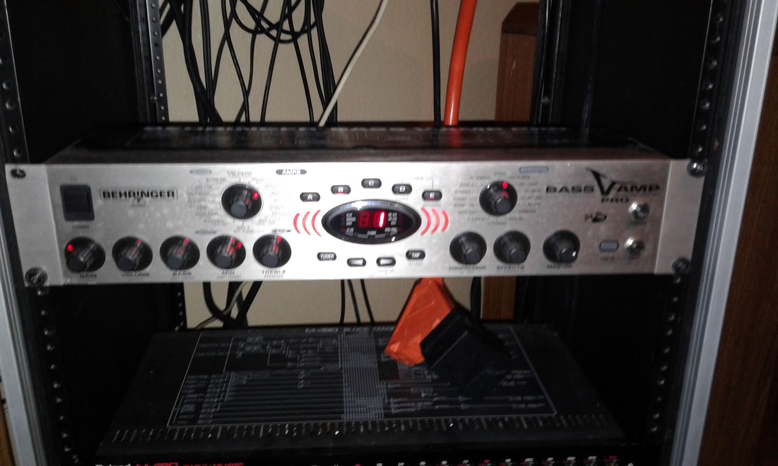 Behringer Bass V-AMP Pro Rackmount Amp Modeler and Multi-Effect
