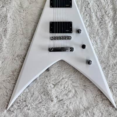 Jackson Pro Series King V™ KVTMG Electric Guitar, Ebony Fingerboard, Snow White image 1