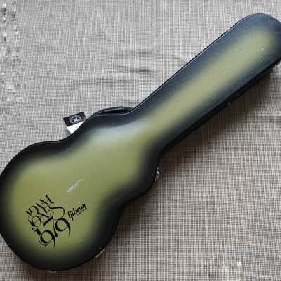 Gibson Custom Shop Les Paul Custom Adam Jones Aged and Signed V1 2020 - Silverburst image 2