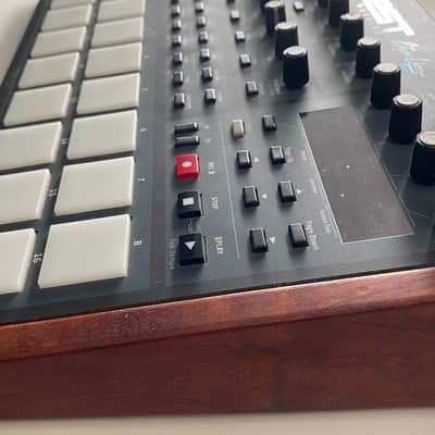 Dave Smith Instruments Tempest 6-Voice Drum Machine 2011 - 2018 - Black with Wood Sides image 4