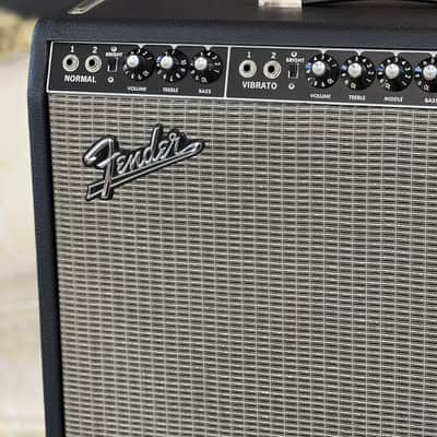 Fender '65 Super Reverb Reissue 45-Watt 4x10" Guitar Combo 2001 - Present - Black image 2