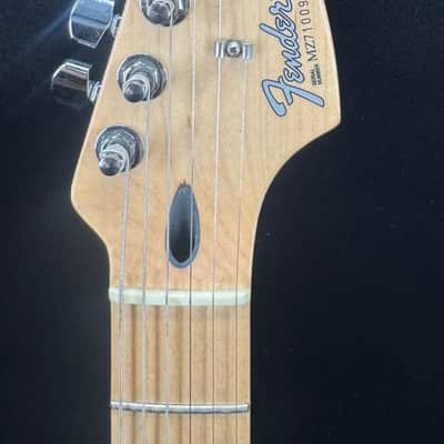 Fender Standard Stratocaster 2007 - Red image 2