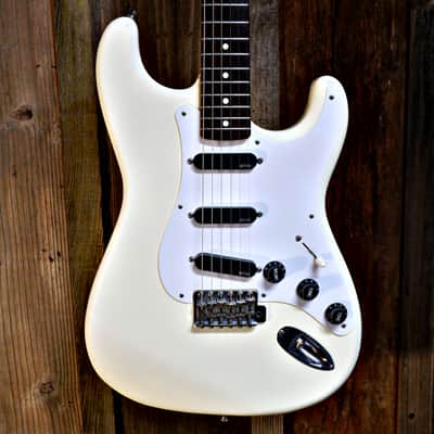 1988 Fender Stratocaster MIJ - Collectors Players Series - Olympic White image 1