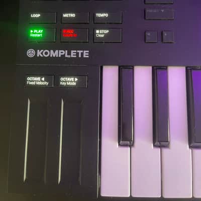 Native Instruments Komplete Kontrol M32 2019 - Black image 2