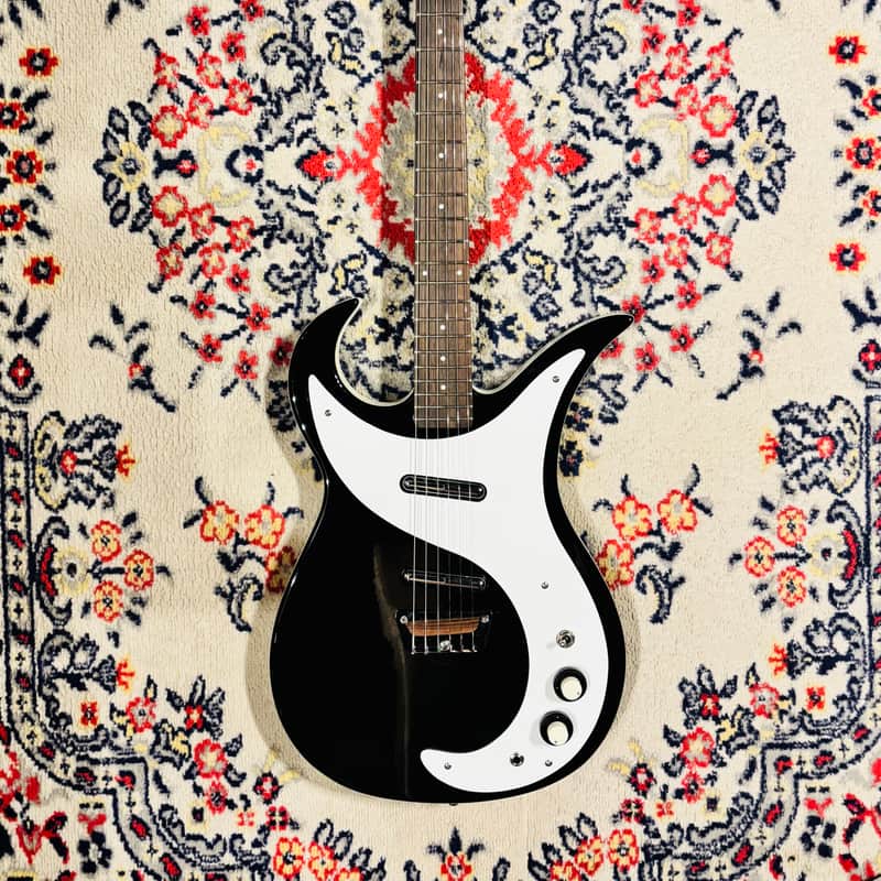 2011 Danelectro Wild Thing Black