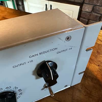Universal Audio LA-2A Leveling Amplifier / Optical Compressor - NICE! image 6