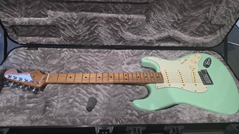 Fender American Ultra Stratocaster with Roasted Maple Fretboard 2024 - Surf Green image 1