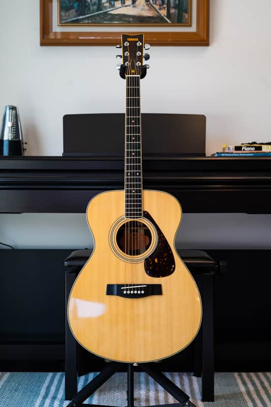 Yamaha FG-252