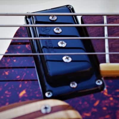 Mosrite VENTURES Bass 1991 White Pearl. The last guitar built by Semie Moseley. RAREST. Only one image 12