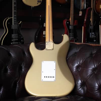 Fender Stratocaster Collectors Edition 1982 - GOLD image 5