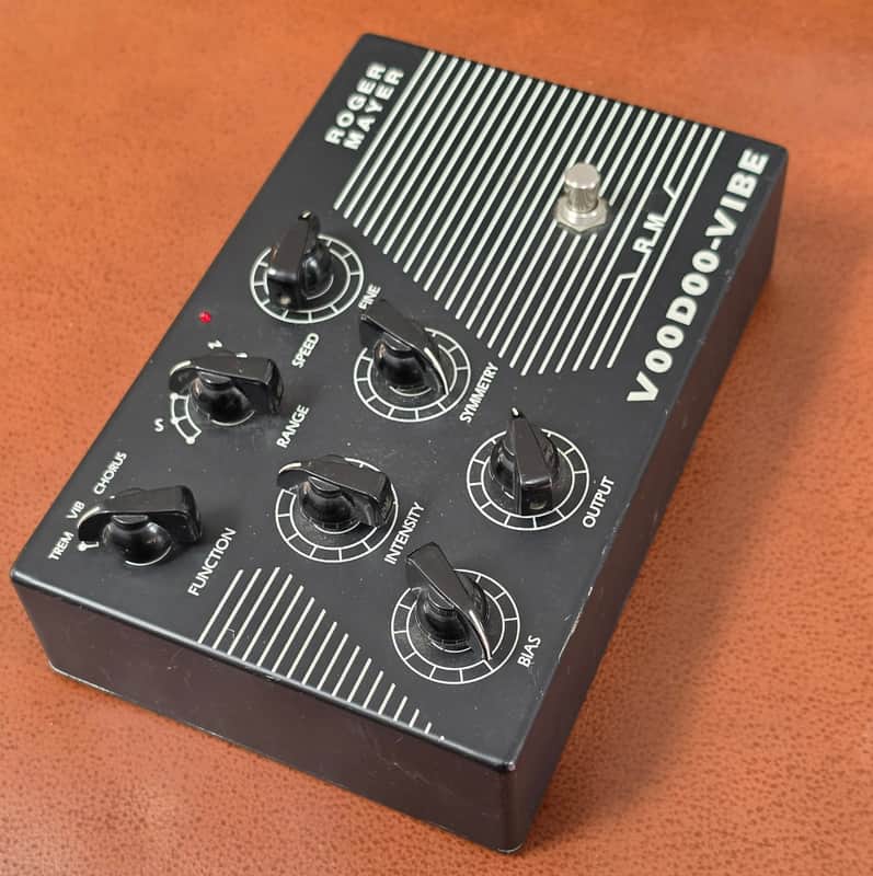 Roger Mayer Voodoo-Vibe – Legendary Boutique Uni-Vibe with Chorus
