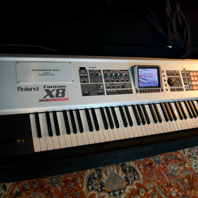Roland Fantom-X8 88-Key Workstation Keyboard 2003 - 2004 - Silver