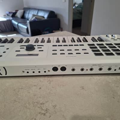 Arturia KeyLab 49 MkII MIDI Controller - White image 5