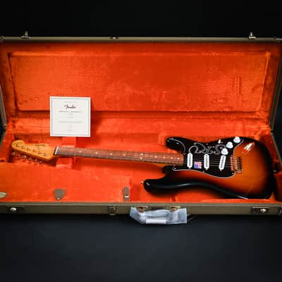 Fender Stevie Ray Vaughan Stratocaster 3-Tone Sunburst (US23110517) image 3