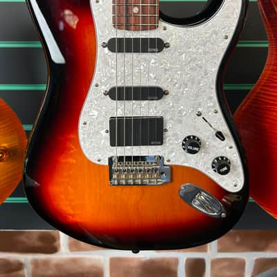Fender Deluxe Roadhouse Stratocaster 3-Colour Sunburst 2018 Electric Guitar w/ Mods image 4