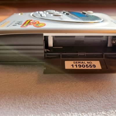 Sony WM-FX244 AM FM cassette walkman Early 2000s - Silver image 7