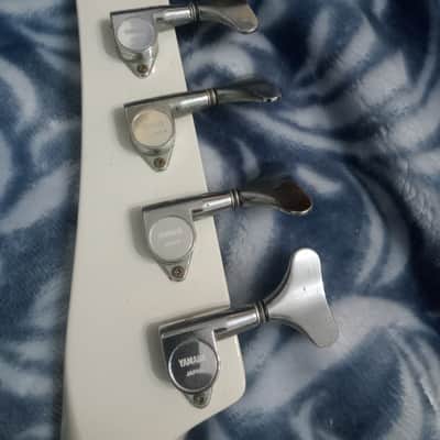 Yamaha  Explorer EBX-1 1985 - White MIJ image 15