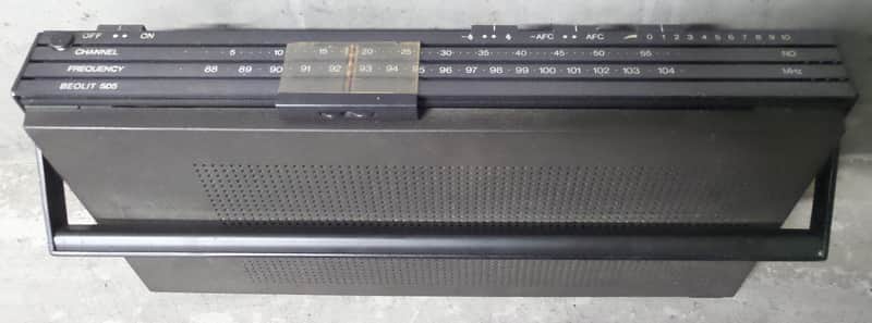 Vintage Bang and Olufsen Portable FM Radio Beolit 505 image 1