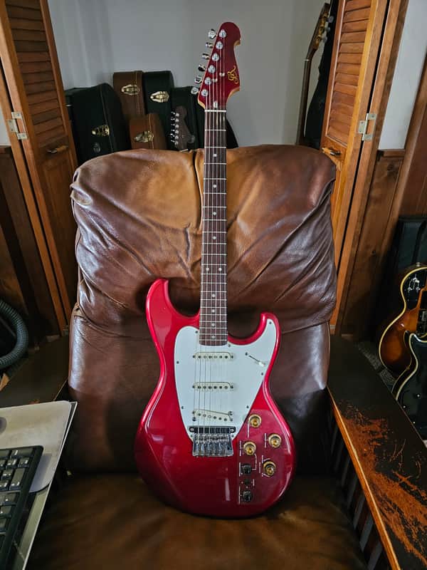 Roland G-505 and GR-300 Late 70's - Red image 1